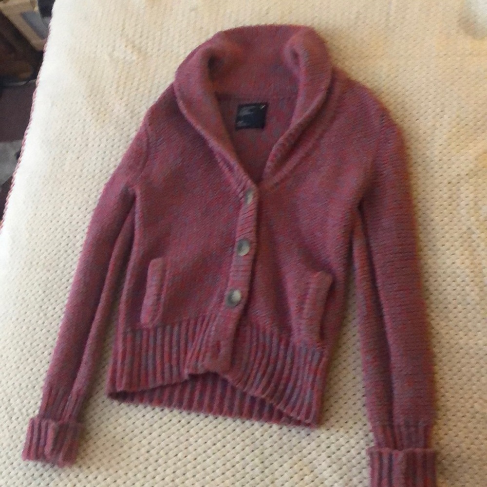 American Eagle sweater in great condition.